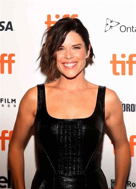 neve campbell measurements